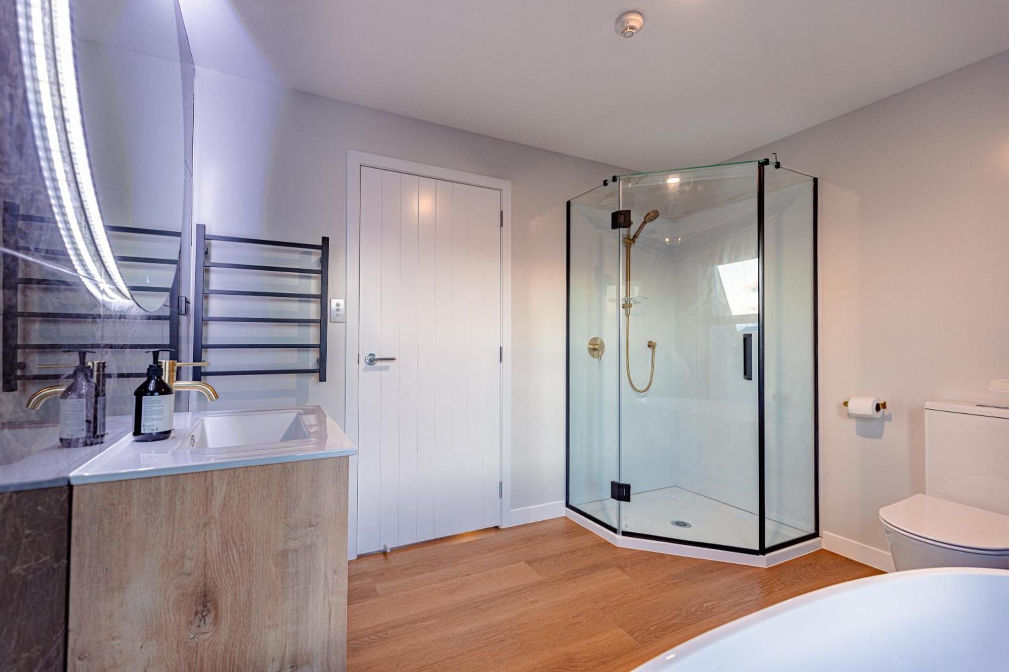 Johnston Apartments - Award-Winning Building, Your Unforgettable Stay Whanganui Exterior foto