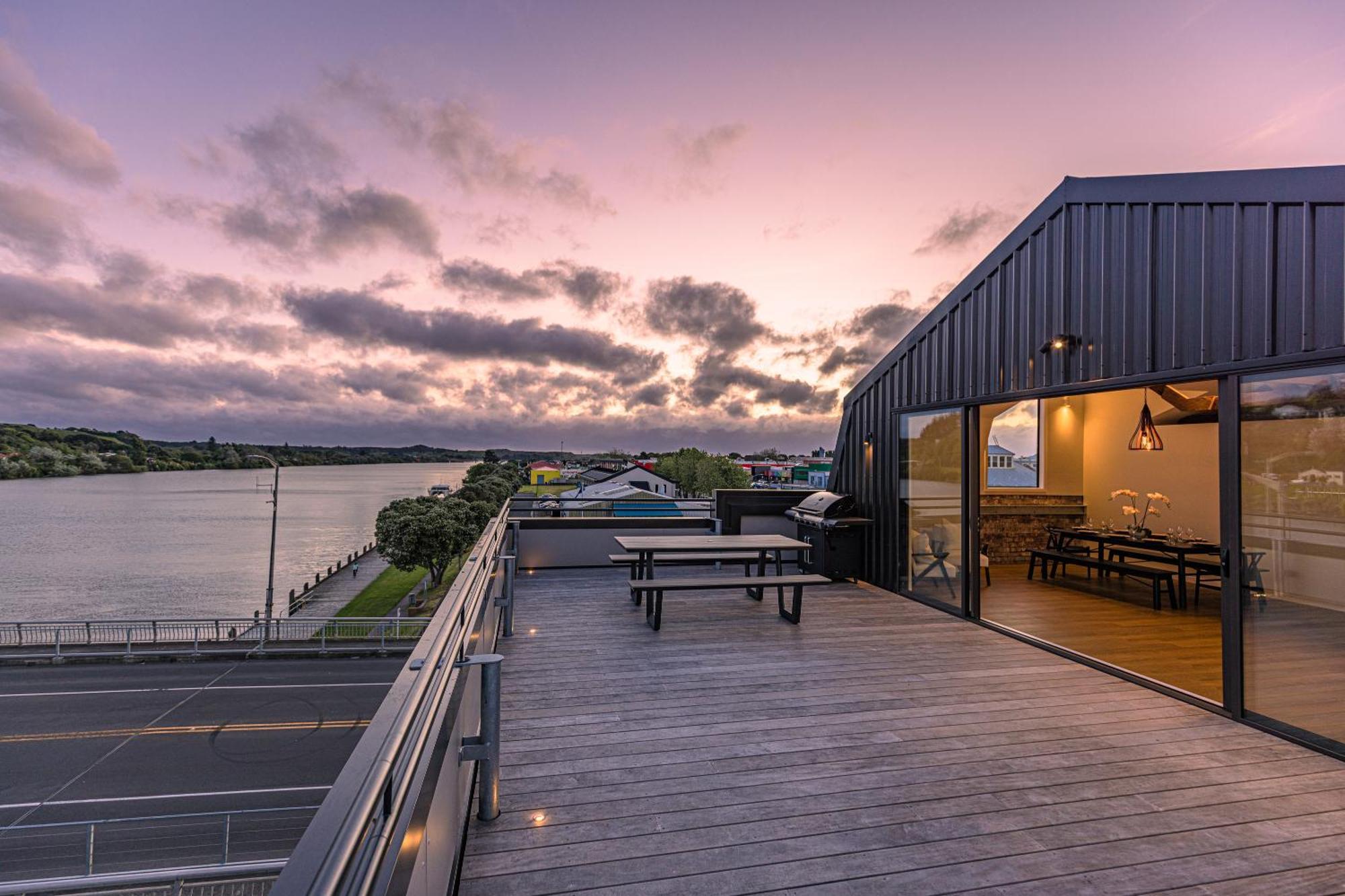 Johnston Apartments - Award-Winning Building, Your Unforgettable Stay Whanganui Exterior foto